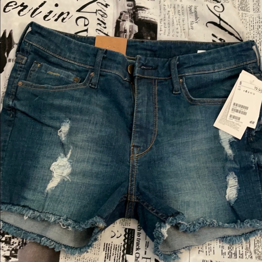 H&M high waisted distressed denim shorts